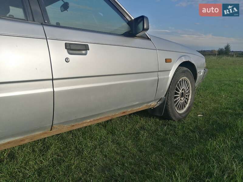 Седан Mazda 626 1985 в Рівному