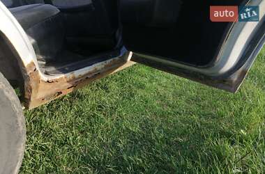 Седан Mazda 626 1985 в Ровно