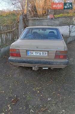 Седан Mazda 626 1987 в Дубні