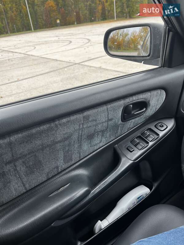 Седан Mazda 626 1998 в Каневе