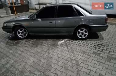 Седан Mazda 626 1990 в Черновцах