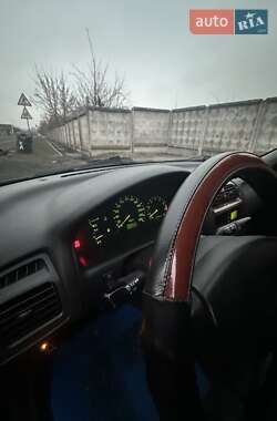 Седан Mazda 626 1998 в Чугуеве