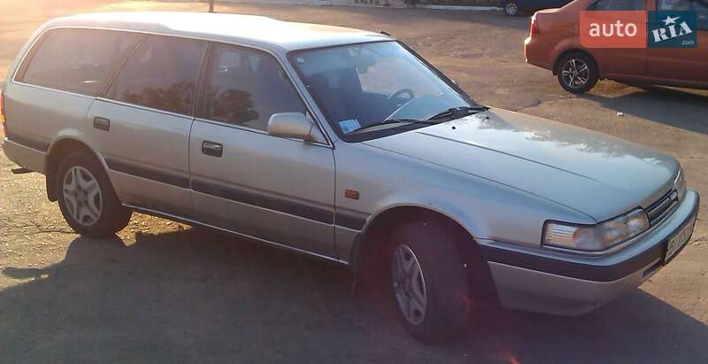 Универсал Mazda 626 1988 в Александрие