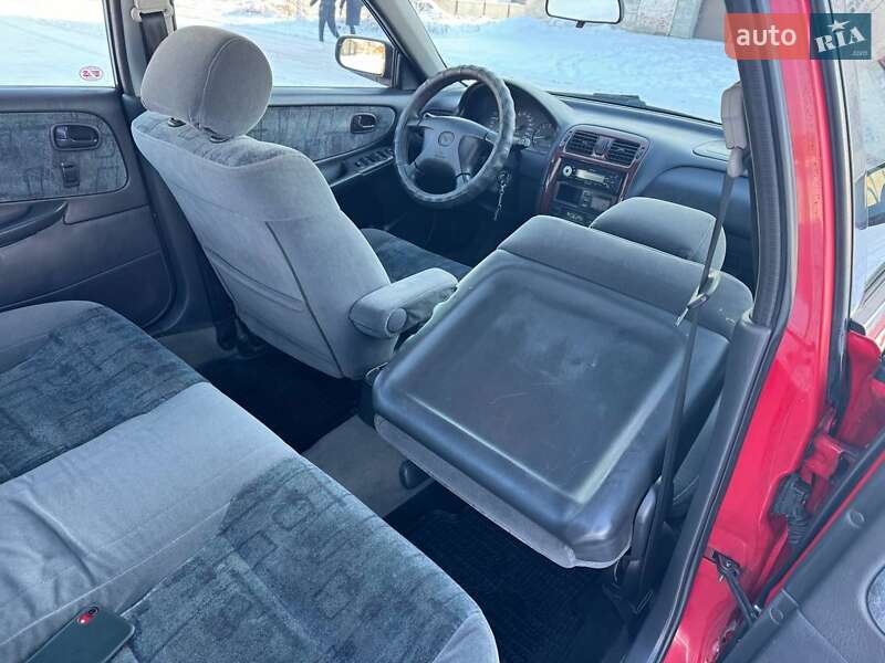 Седан Mazda 626 1998 в Жидачове