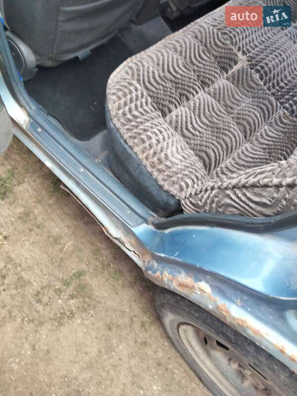 Седан Mazda 626 1987 в Одесі