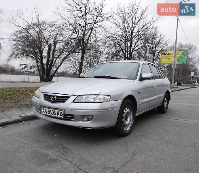 Хэтчбек Mazda 626 2000 в 