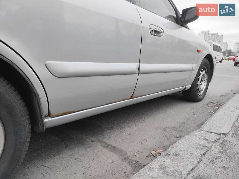 Хэтчбек Mazda 626 2000 в Киеве