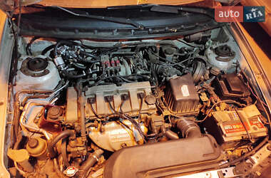 Хэтчбек Mazda 626 2000 в 