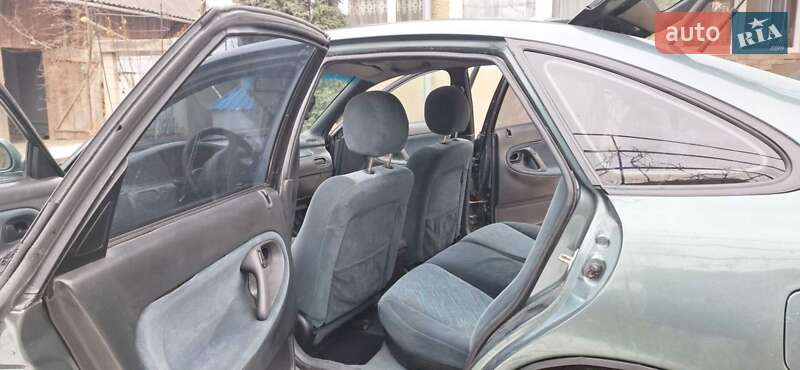 Хэтчбек Mazda 626 1997 в Буденце