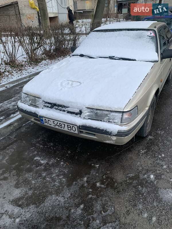 Седан Mazda 626 1992 в Луцке