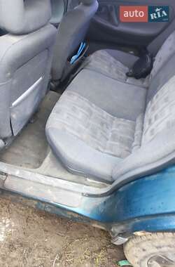 Седан Mazda 626 1995 в 