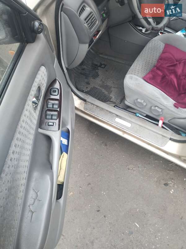 Седан Mazda 626 2002 в Броварах