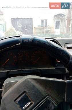 Седан Mazda 626 1986 в 