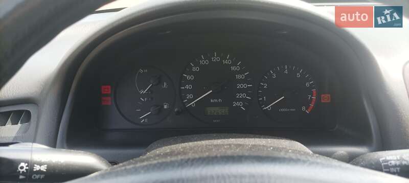 Седан Mazda 626 1998 в Львові