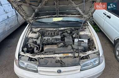 Седан Mazda 626 1993 в 