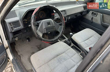 Хэтчбек Mazda 626 1986 в 