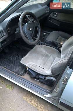 Хетчбек Mazda 626 1985 в 