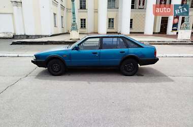 Хэтчбек Mazda 626 1986 в 