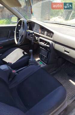 Хетчбек Mazda 626 1990 в 