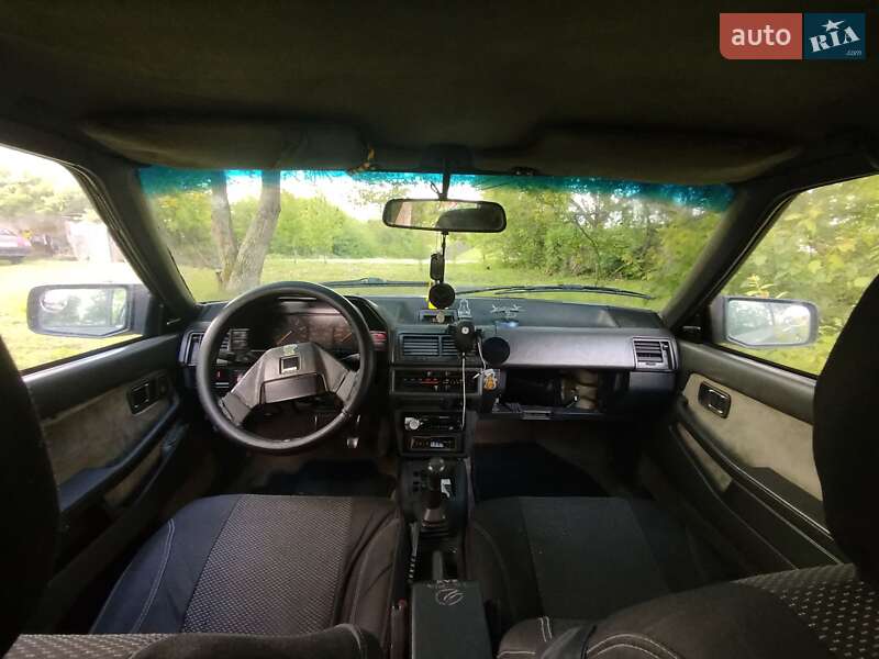 Хэтчбек Mazda 626 1987 в Хмельницком