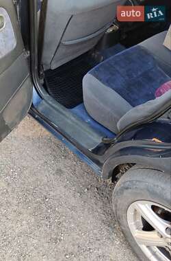 Хэтчбек Mazda 626 1997 в 