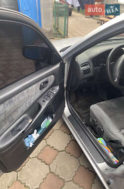Седан Mazda 626 1999 в 