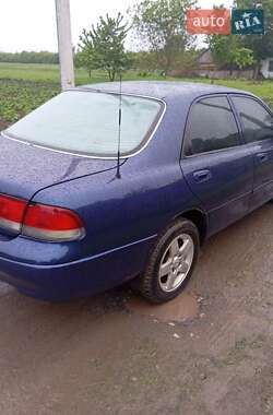 Седан Mazda 626 1996 в 
