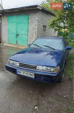 Седан Mazda 626 1989 в 