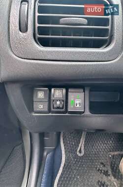 Седан Mazda 626 1999 в 