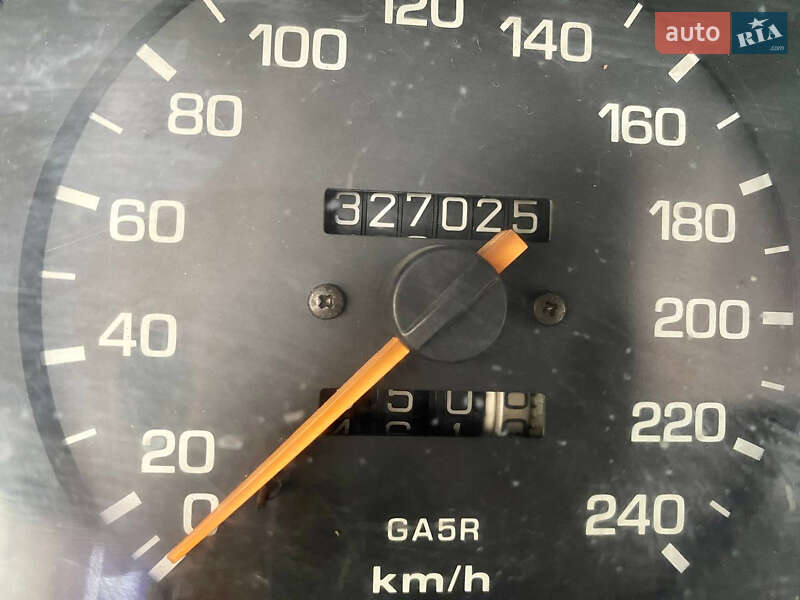 Седан Mazda 626 1993 в Новомосковську