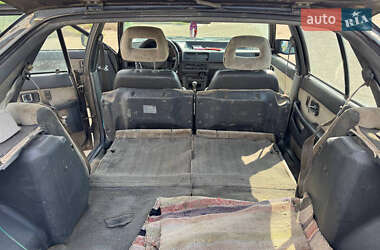 Хэтчбек Mazda 626 1986 в 