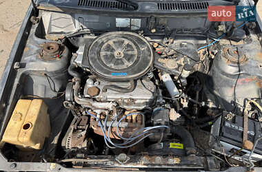 Хэтчбек Mazda 626 1986 в 