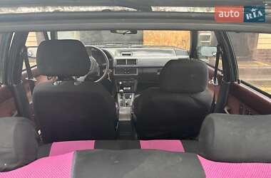 Седан Mazda 626 1986 в 
