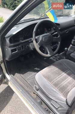 Хэтчбек Mazda 626 1990 в 
