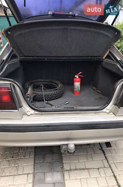Хэтчбек Mazda 626 1990 в 