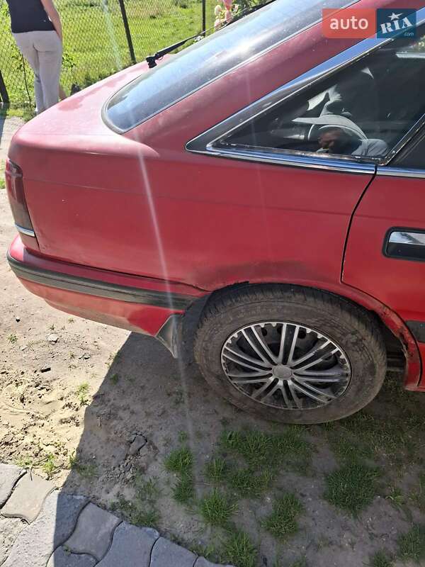 Хетчбек Mazda 626 1987 в Золочеві