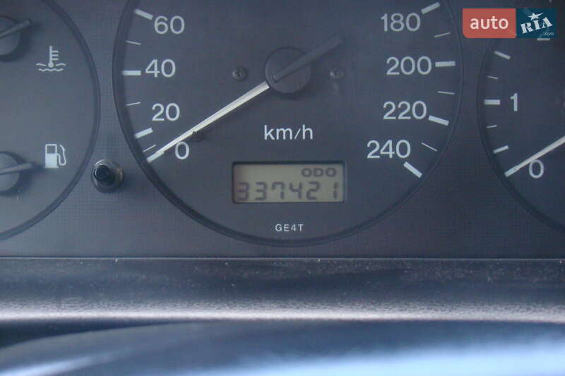 Хетчбек Mazda 626 1999 в Радехові