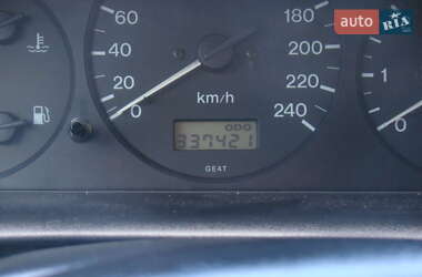 Хетчбек Mazda 626 1999 в 