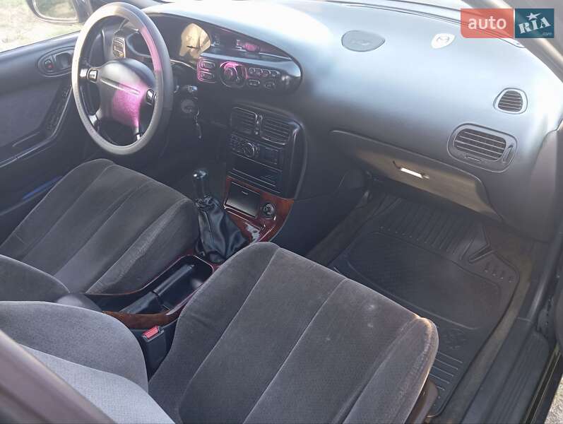Седан Mazda 626 1995 в Дубно