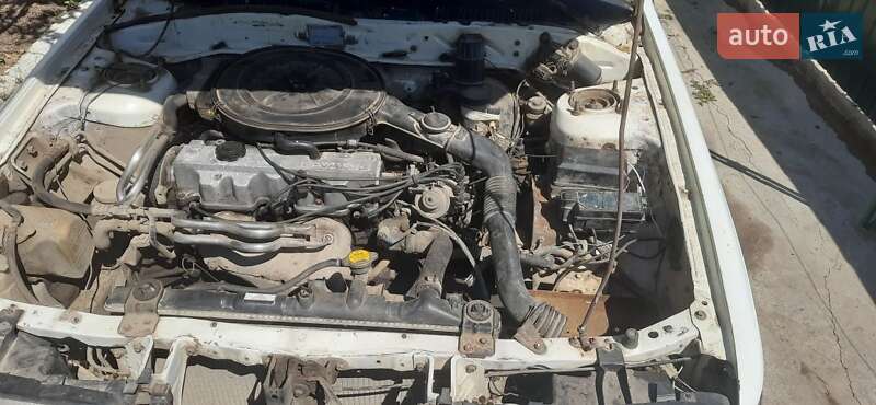 Седан Mazda 626 1990 в Одессе