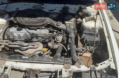 Седан Mazda 626 1990 в 
