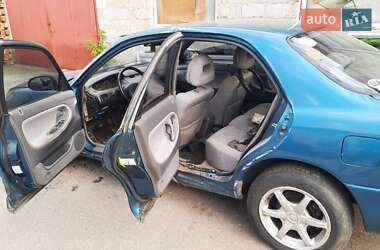 Седан Mazda 626 1993 в 