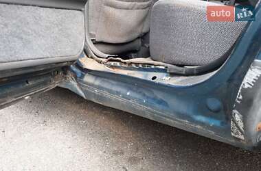 Седан Mazda 626 1993 в 