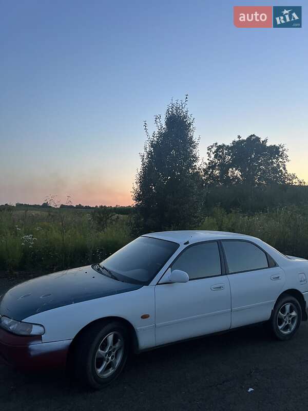 Седан Mazda 626 1993 в Ровно