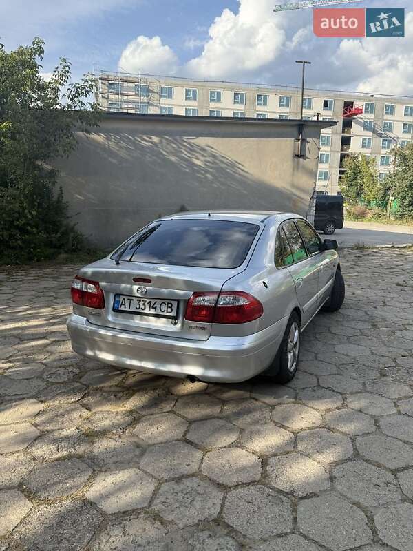 Хэтчбек Mazda 626 2000 в 