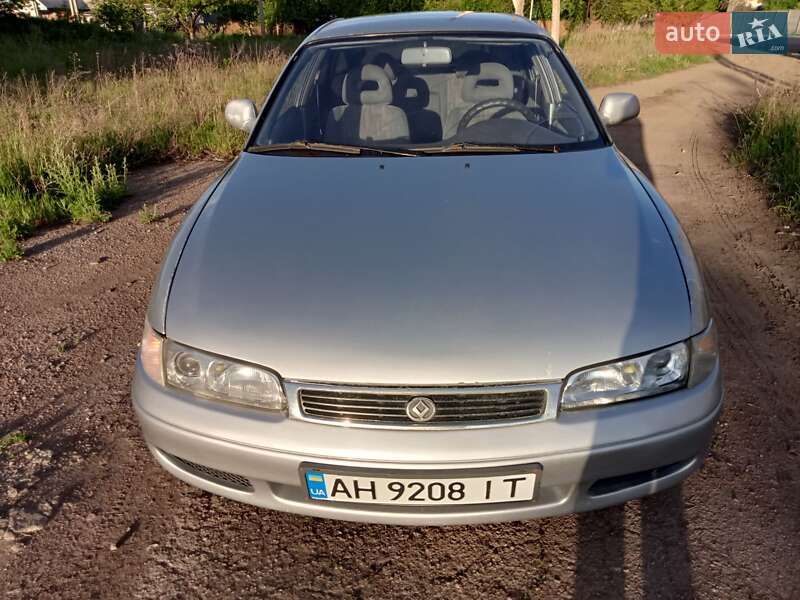 Хэтчбек Mazda 626 1992 в 