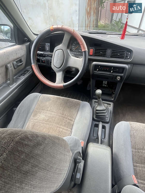 Седан Mazda 626 1987 в Калуше