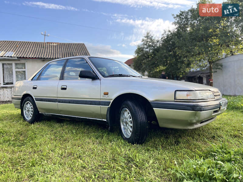 Седан Mazda 626 1987 в Калуше