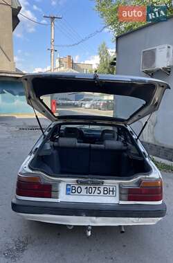 Хэтчбек Mazda 626 1986 в 