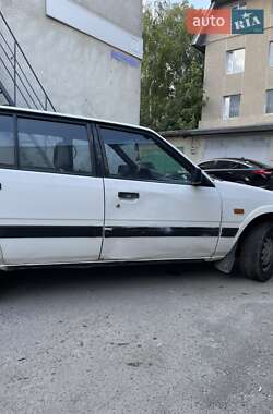 Хэтчбек Mazda 626 1986 в 